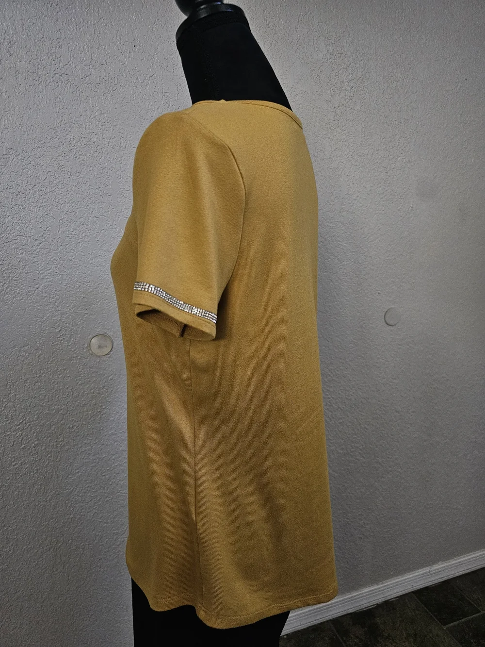 Mustard Short-Sleeve Cutout Women's Top M - Picture 8 of 10